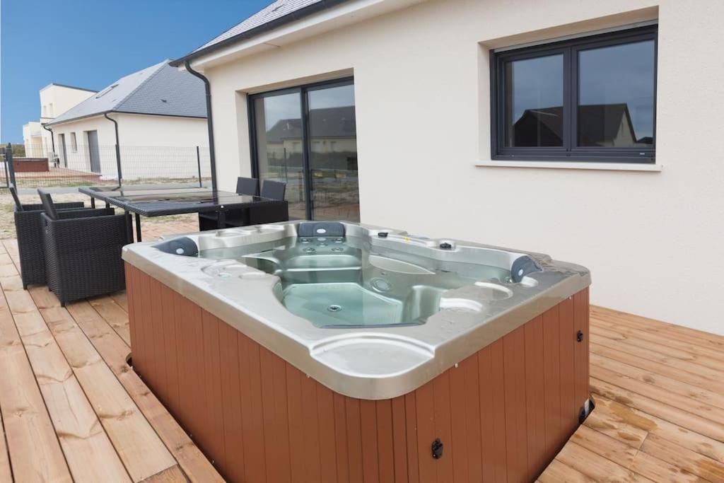 Villa En Bord De Mer Spa / Sauna Bretteville-sur-Ay Exteriör bild